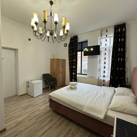 Calarasilor Central Rooms Han/Misafirhane
